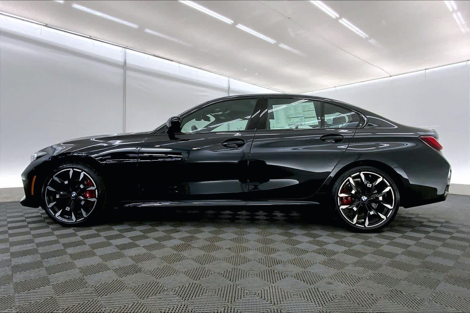 Thumbnail: 2026 BMW 3 Series - 3