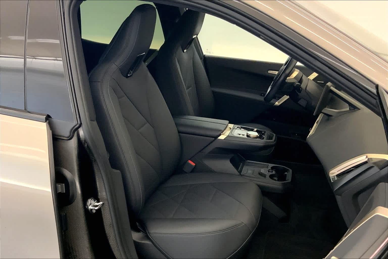 2023 BMW iX xDrive50 13