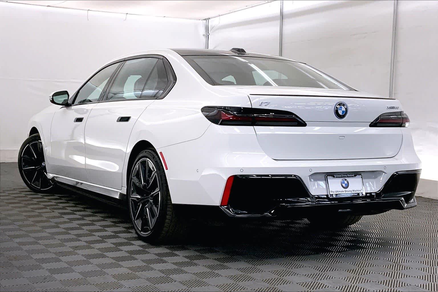 Thumbnail: 2023 BMW i7 - 4