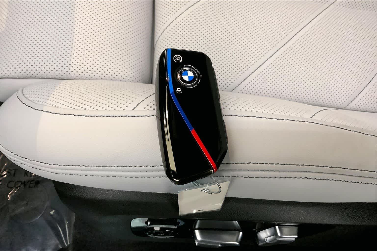 Thumbnail: 2026 BMW XM - 20