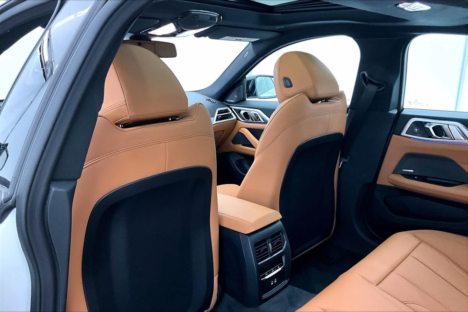 Thumbnail: 2026 BMW i4 - 12