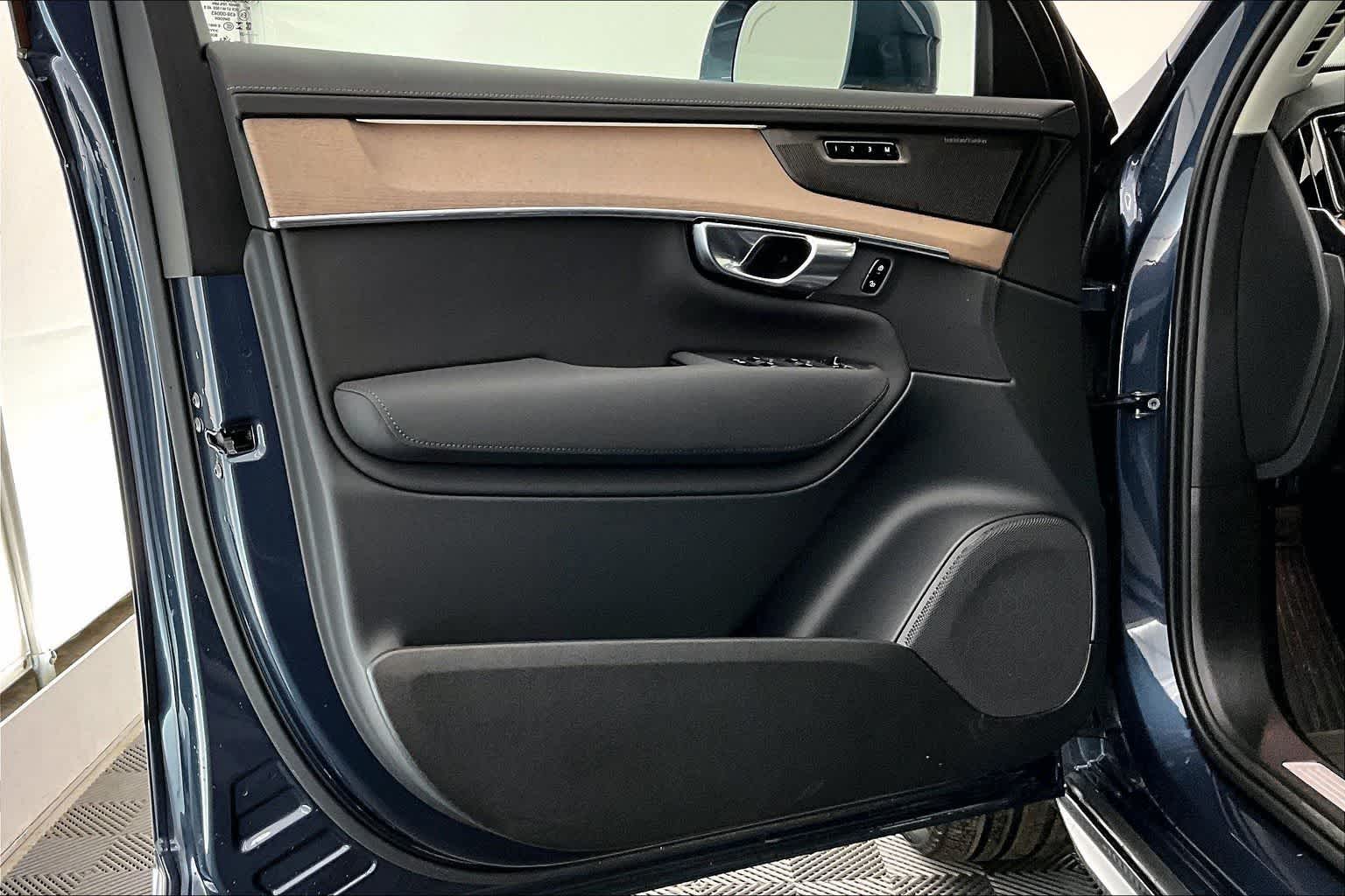 Thumbnail: 2025 Volvo XC90 - 27