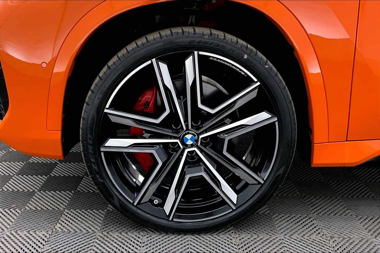 Thumbnail: 2025 BMW X1 - 8