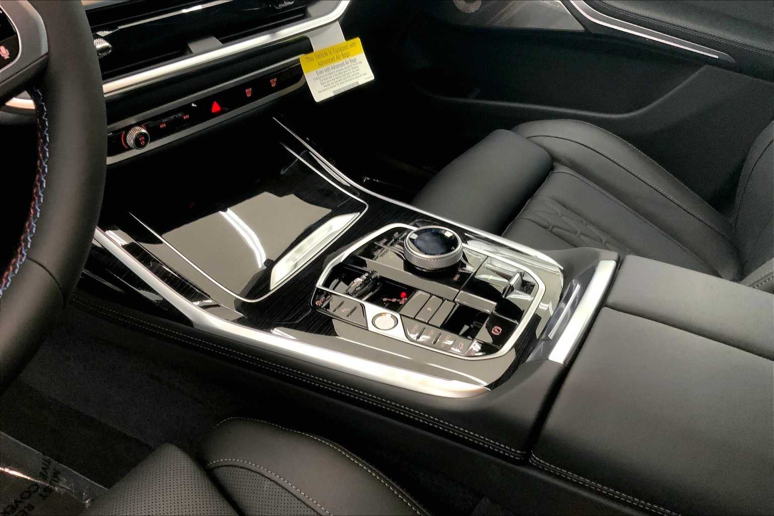 Thumbnail: 2026 BMW X7 - 17