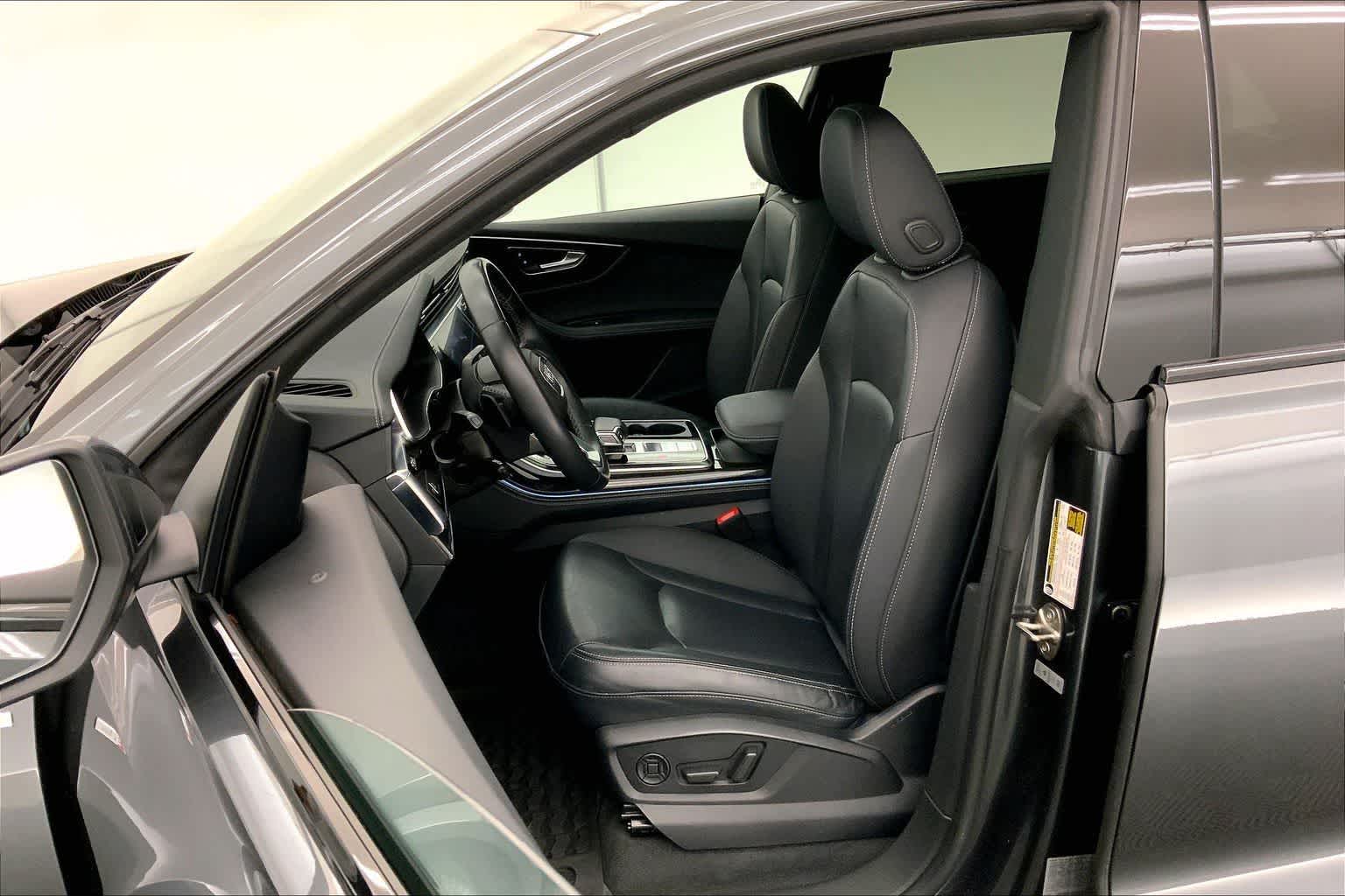 Thumbnail: 2022 Audi Q8 - 11