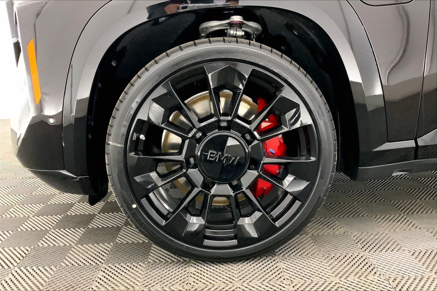 Thumbnail: 2026 BMW XM - 8