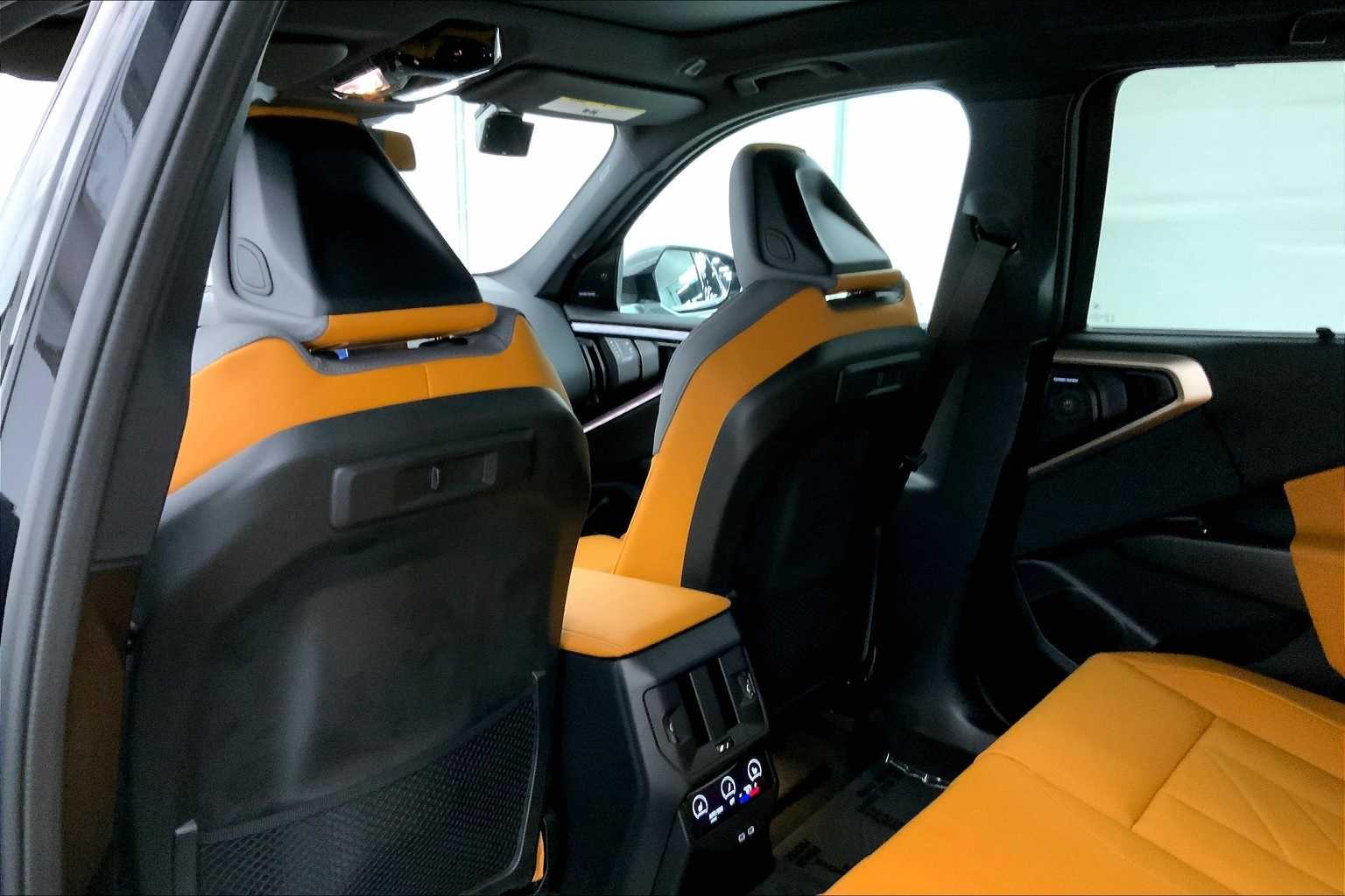 Thumbnail: 2025 BMW X3 - 12