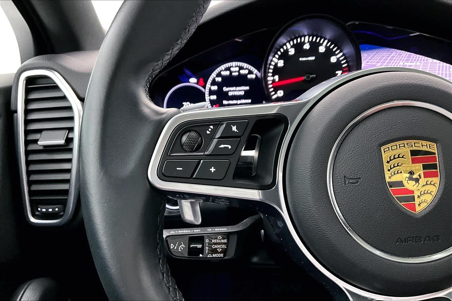 Thumbnail: 2021 Porsche Cayenne - 24