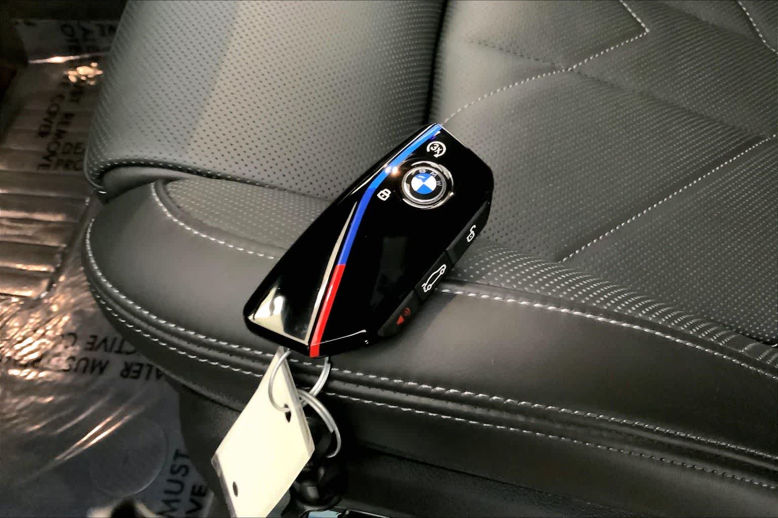 Thumbnail: 2026 BMW XM - 20