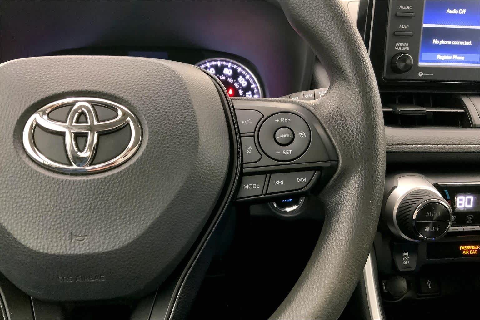 Thumbnail: 2021 Toyota RAV4 - 25