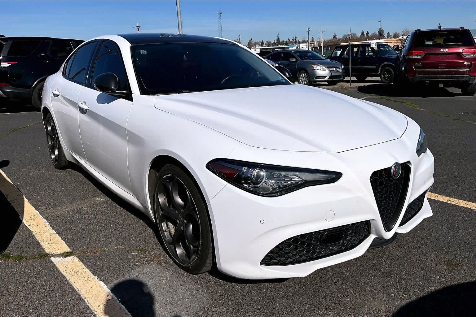 Thumbnail: 2019 Alfa Romeo Giulia - 11