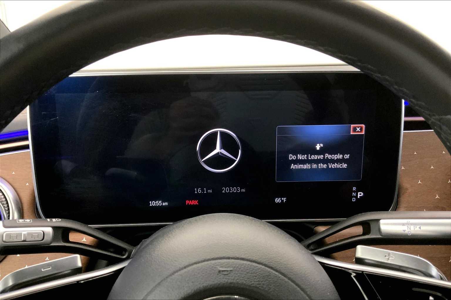 Thumbnail: 2023 Mercedes-Benz EQS - 17