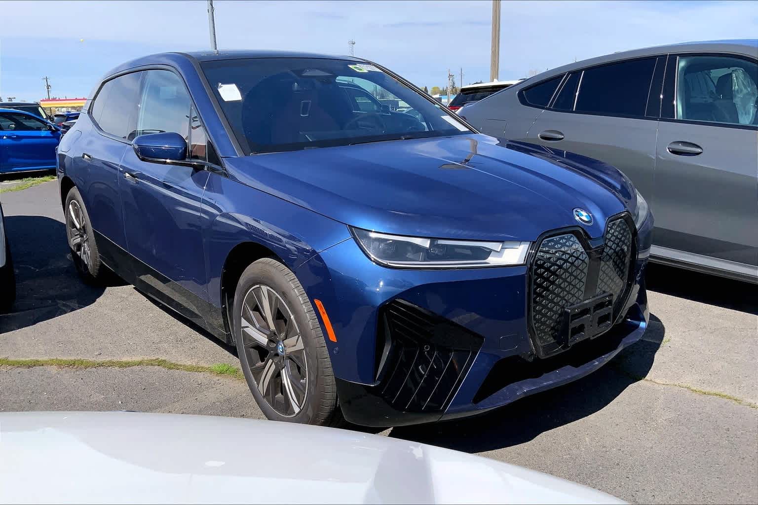 Thumbnail: 2023 BMW iX - 11