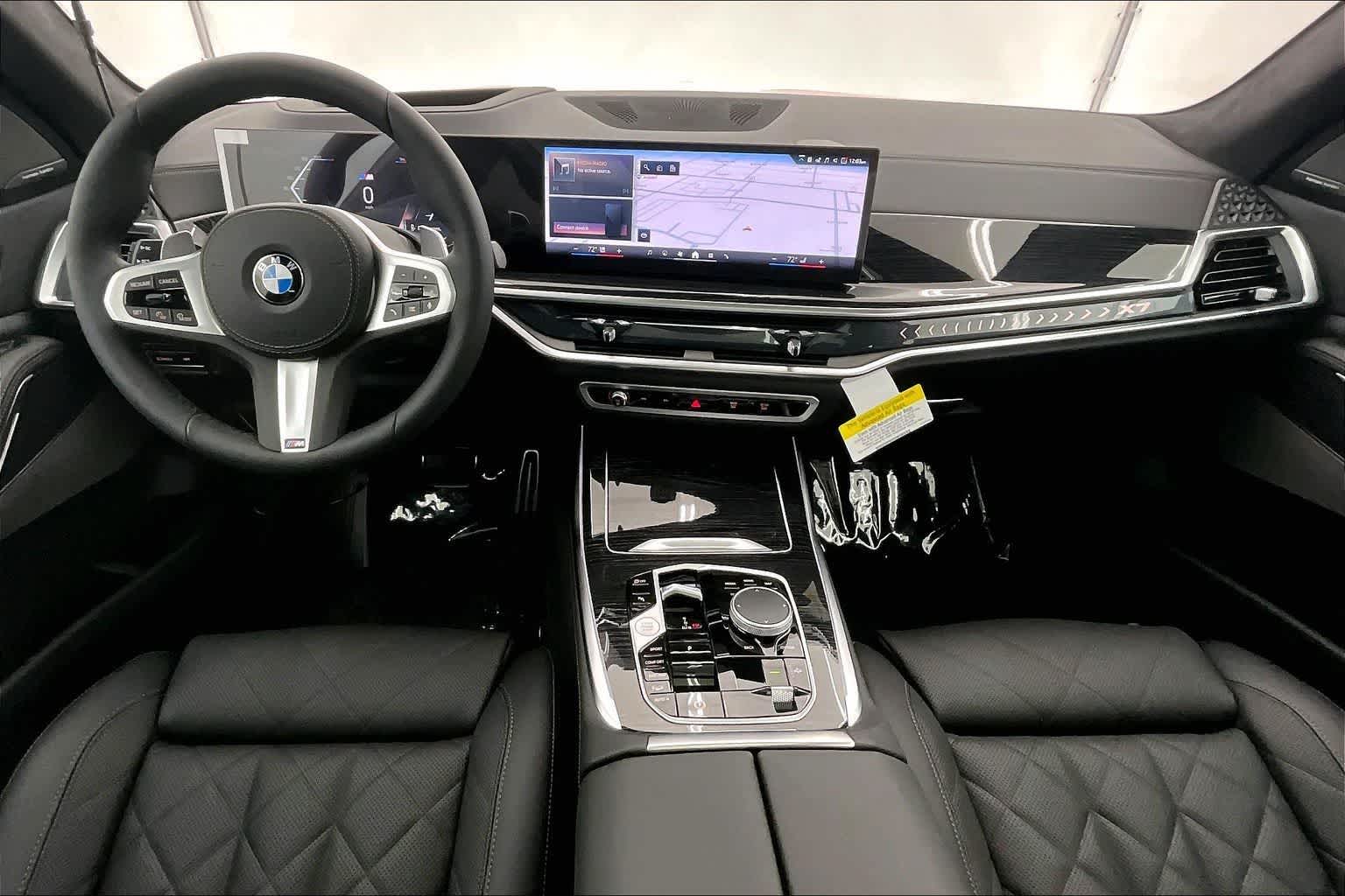 Thumbnail: 2026 BMW X7 - 10