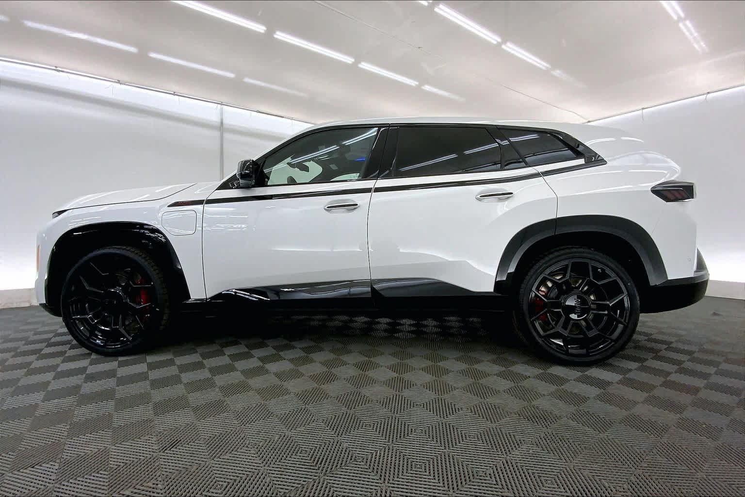 Thumbnail: 2026 BMW XM - 3