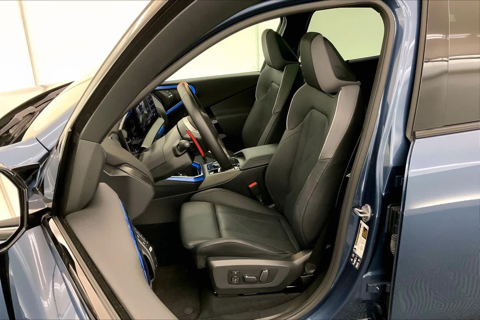 Thumbnail: 2025 BMW X3 - 11