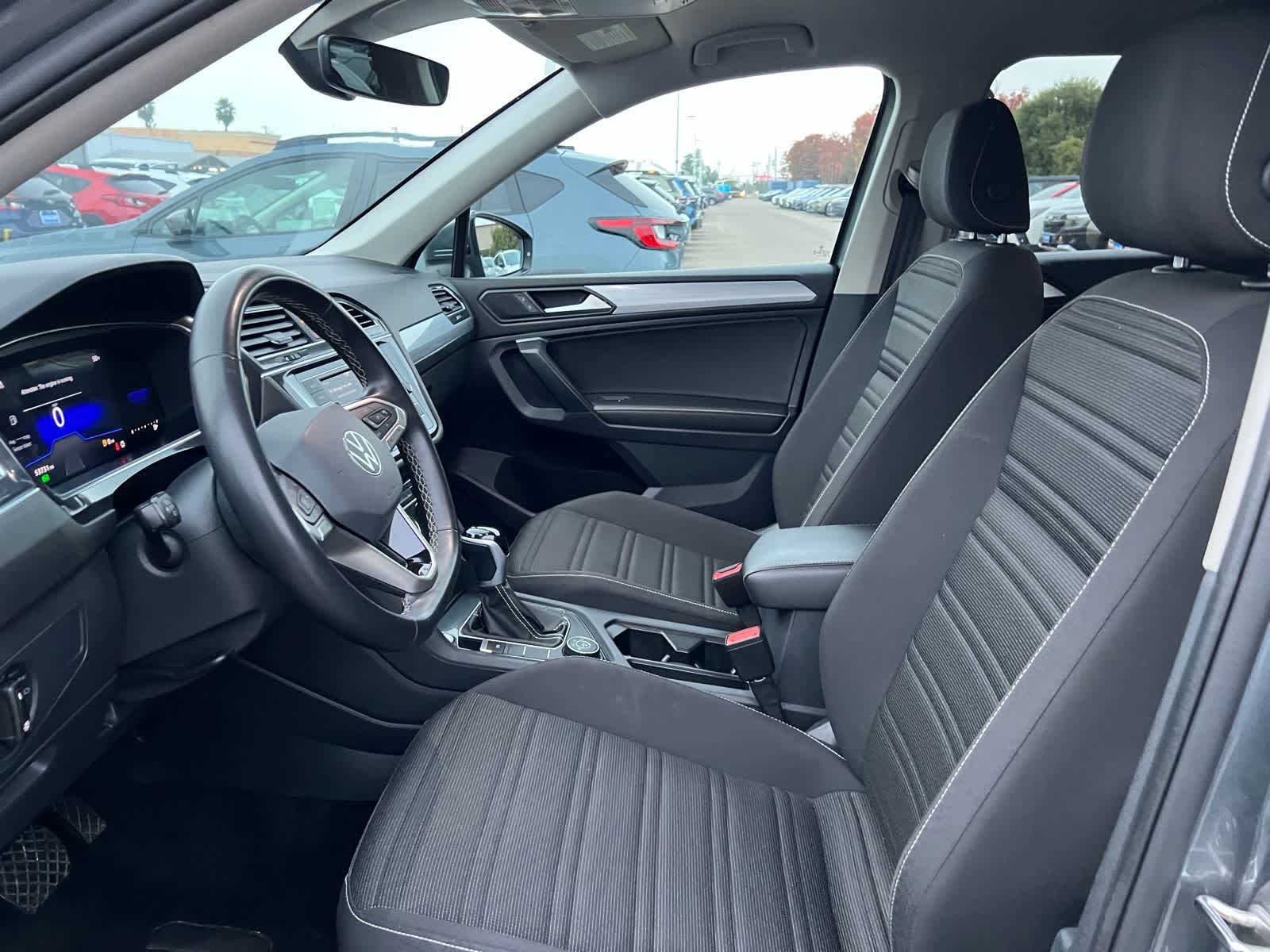 Thumbnail: 2024 Volkswagen Tiguan - 8