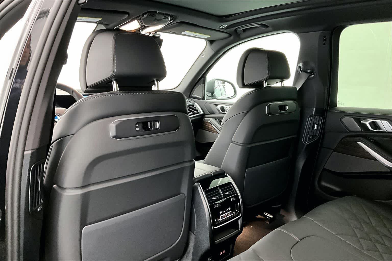 Thumbnail: 2026 BMW X5 - 12