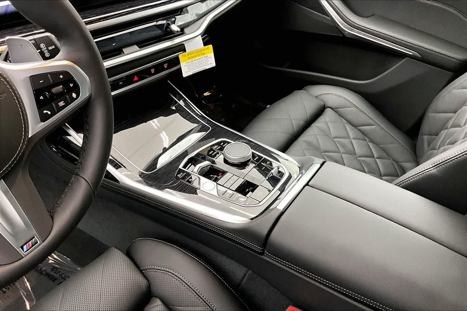 Thumbnail: 2026 BMW X7 - 17