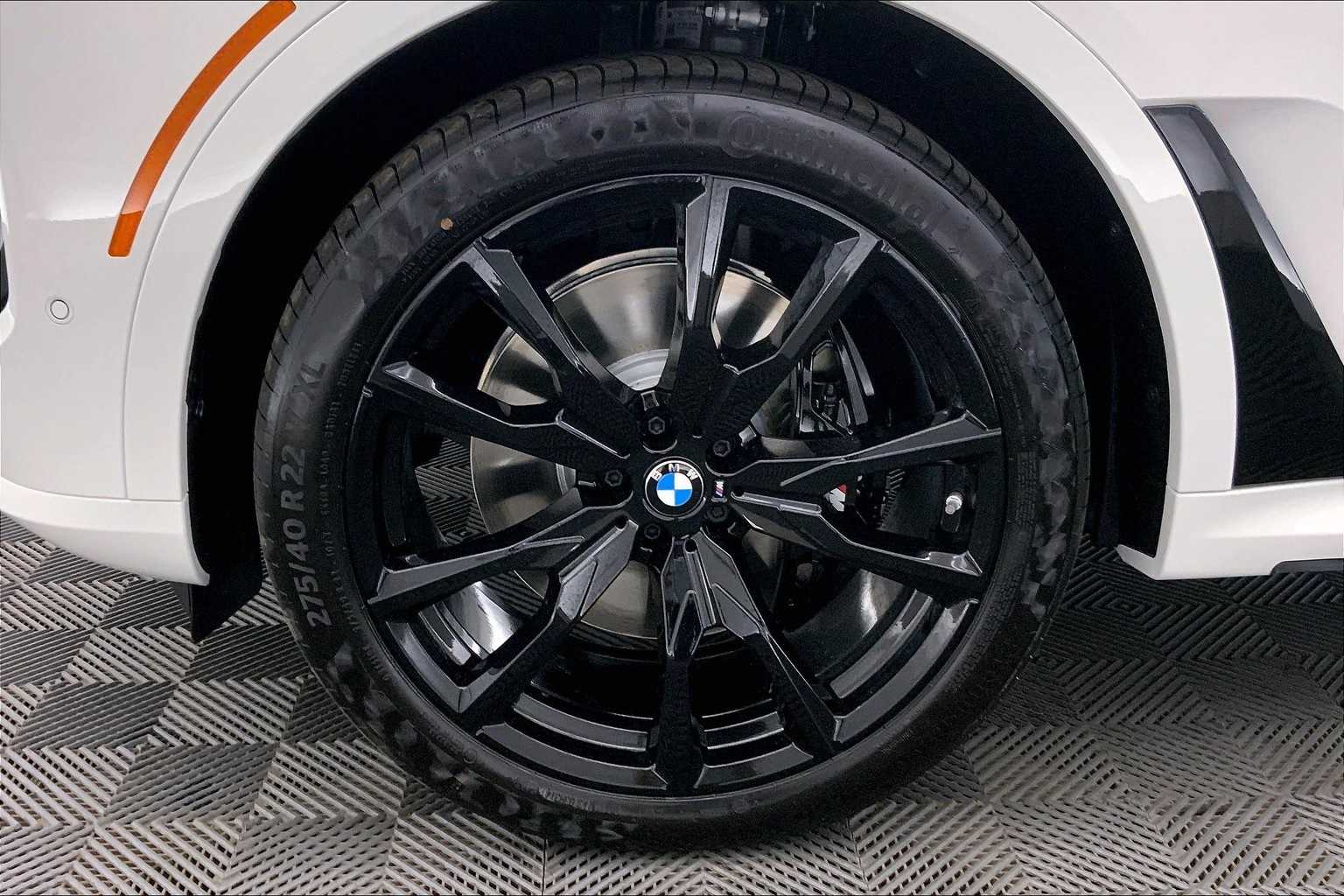 Thumbnail: 2026 BMW X7 - 8