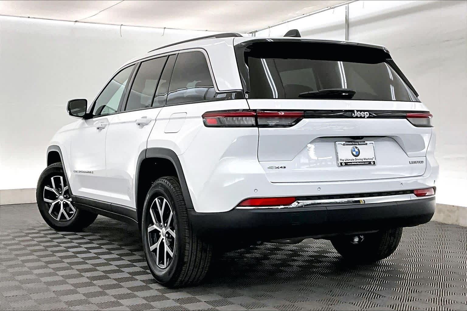 Thumbnail: 2023 Jeep Grand Cherokee - 4