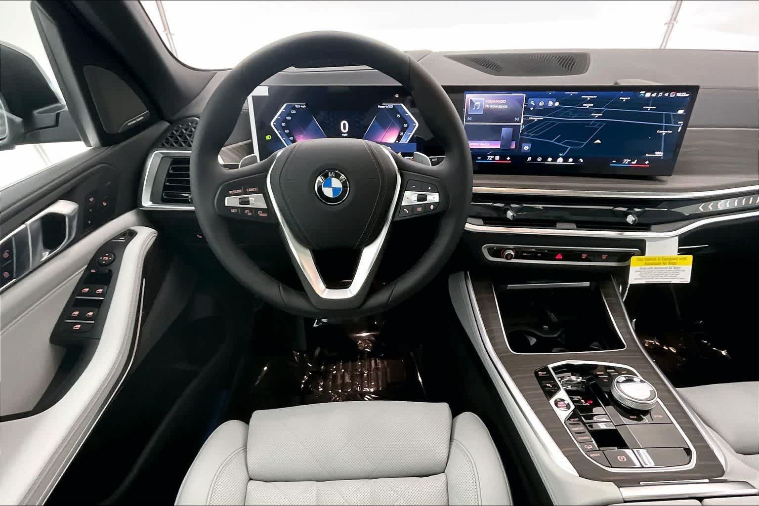 Thumbnail: 2026 BMW X5 - 15