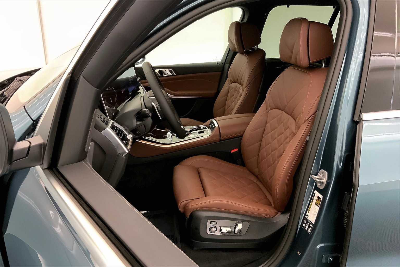 Thumbnail: 2026 BMW X5 - 11