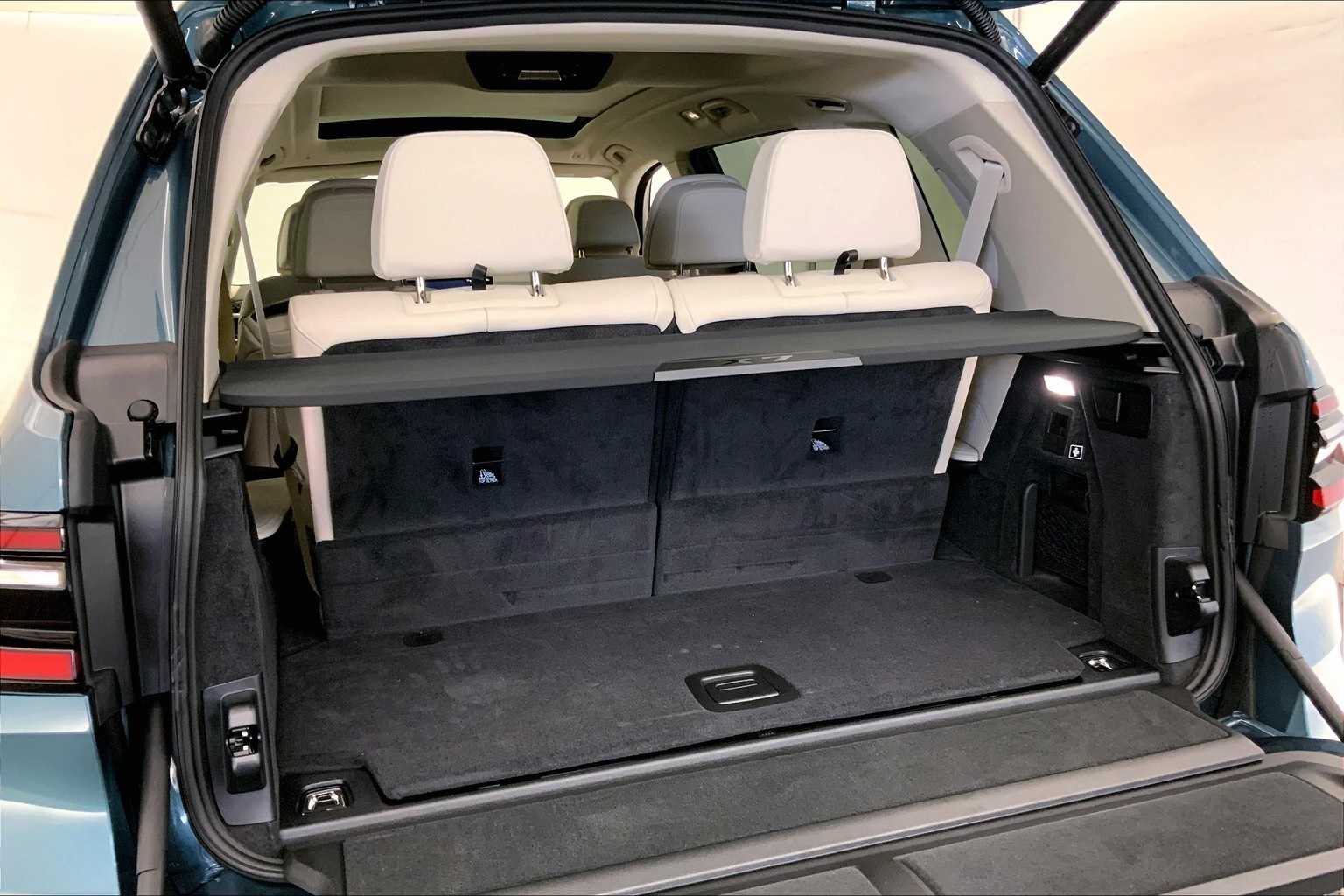 Thumbnail: 2026 BMW X7 - 19