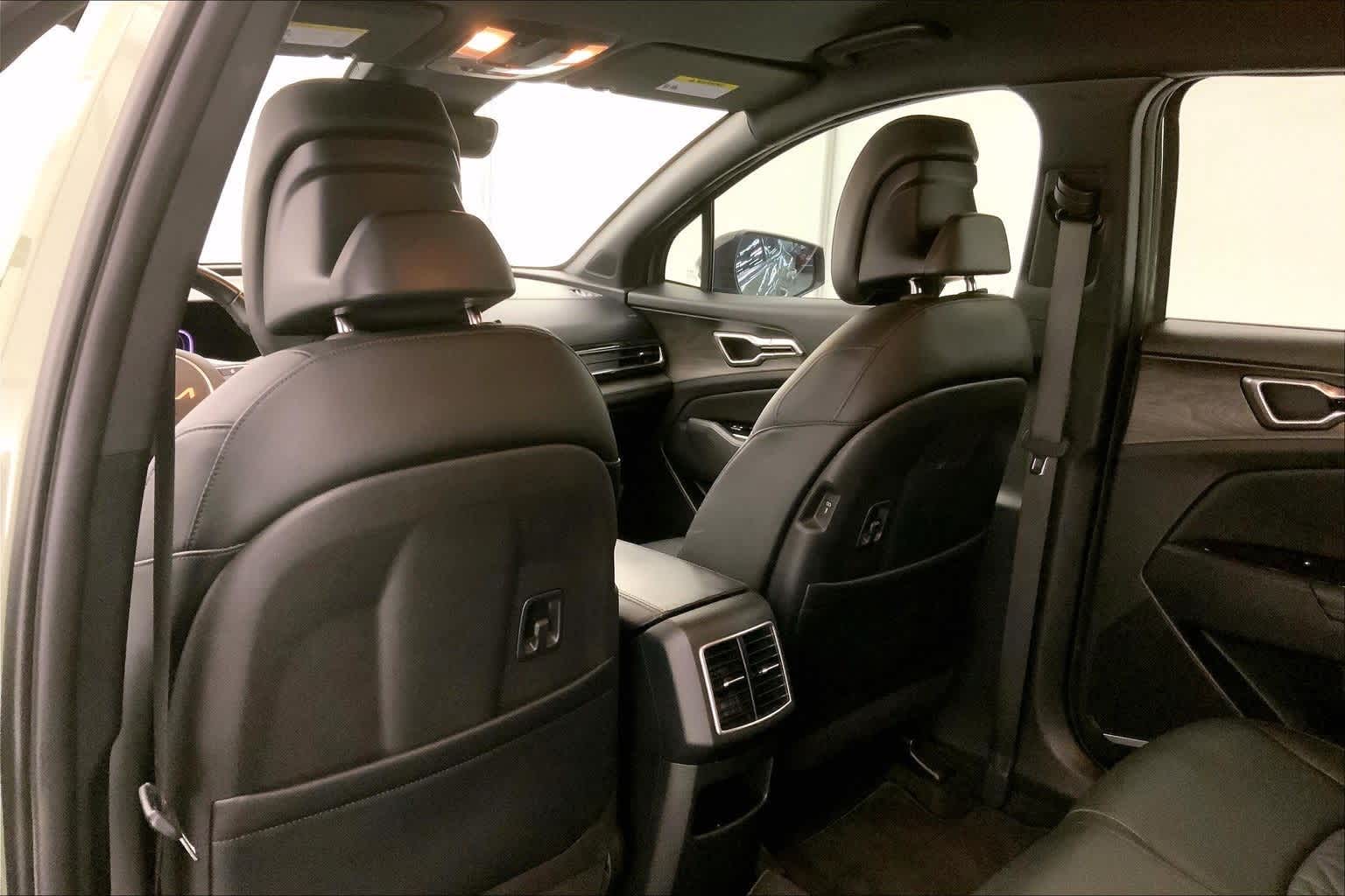 Thumbnail: 2023 Kia Sportage - 12