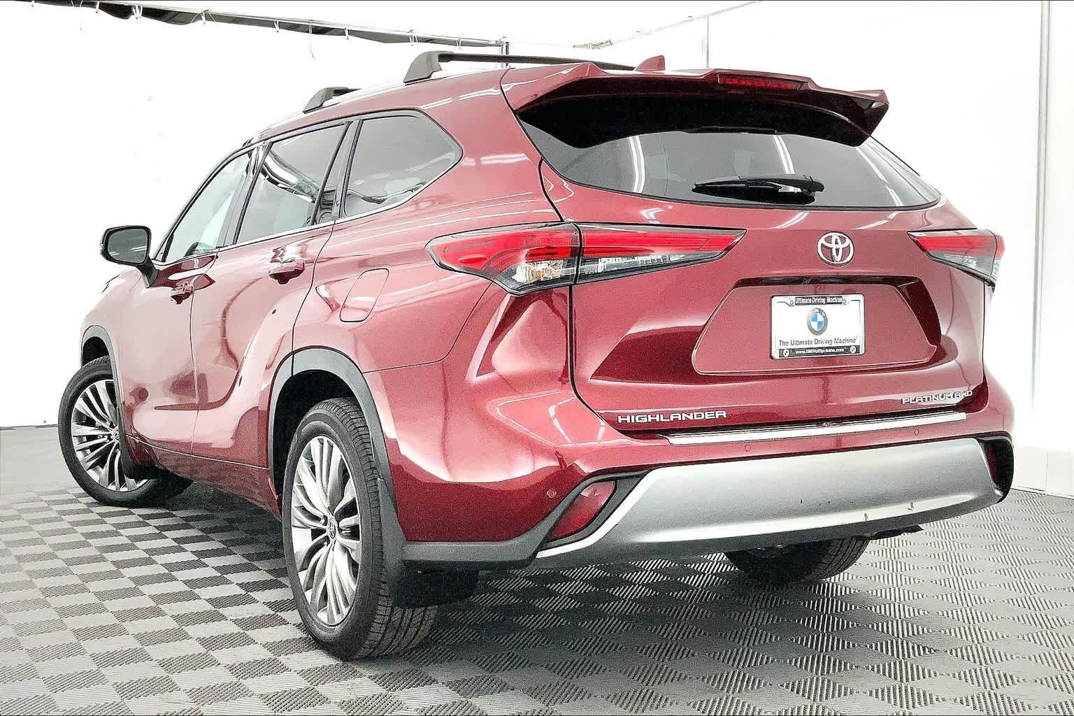 Thumbnail: 2022 Toyota Highlander - 4