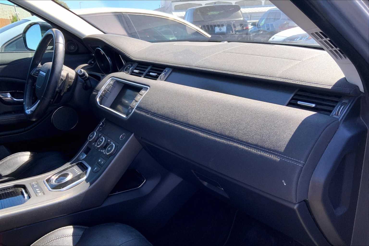 Thumbnail: 2019 Land Rover Range Rover Evoque - 14
