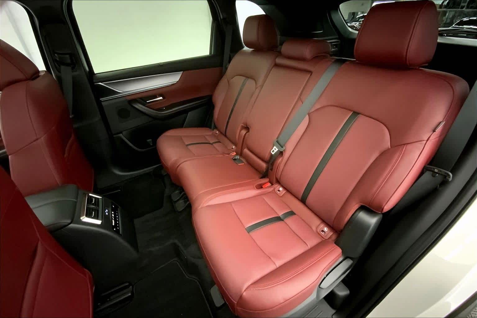 Thumbnail: 2025 Mazda CX-70 - 29