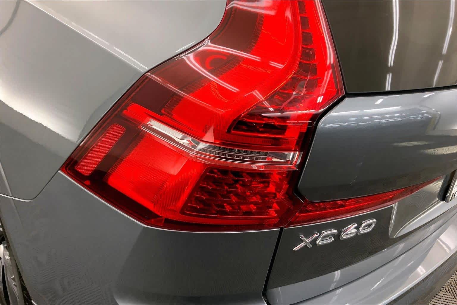 Thumbnail: 2020 Volvo XC60 - 32