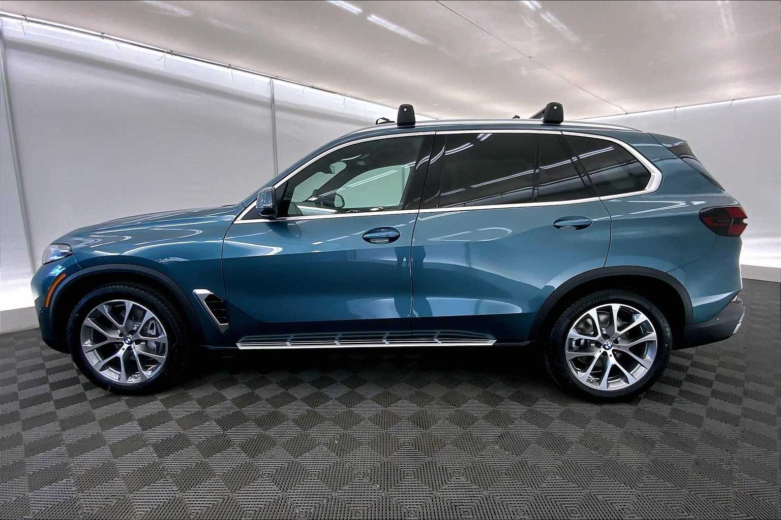 Thumbnail: 2026 BMW X5 - 3