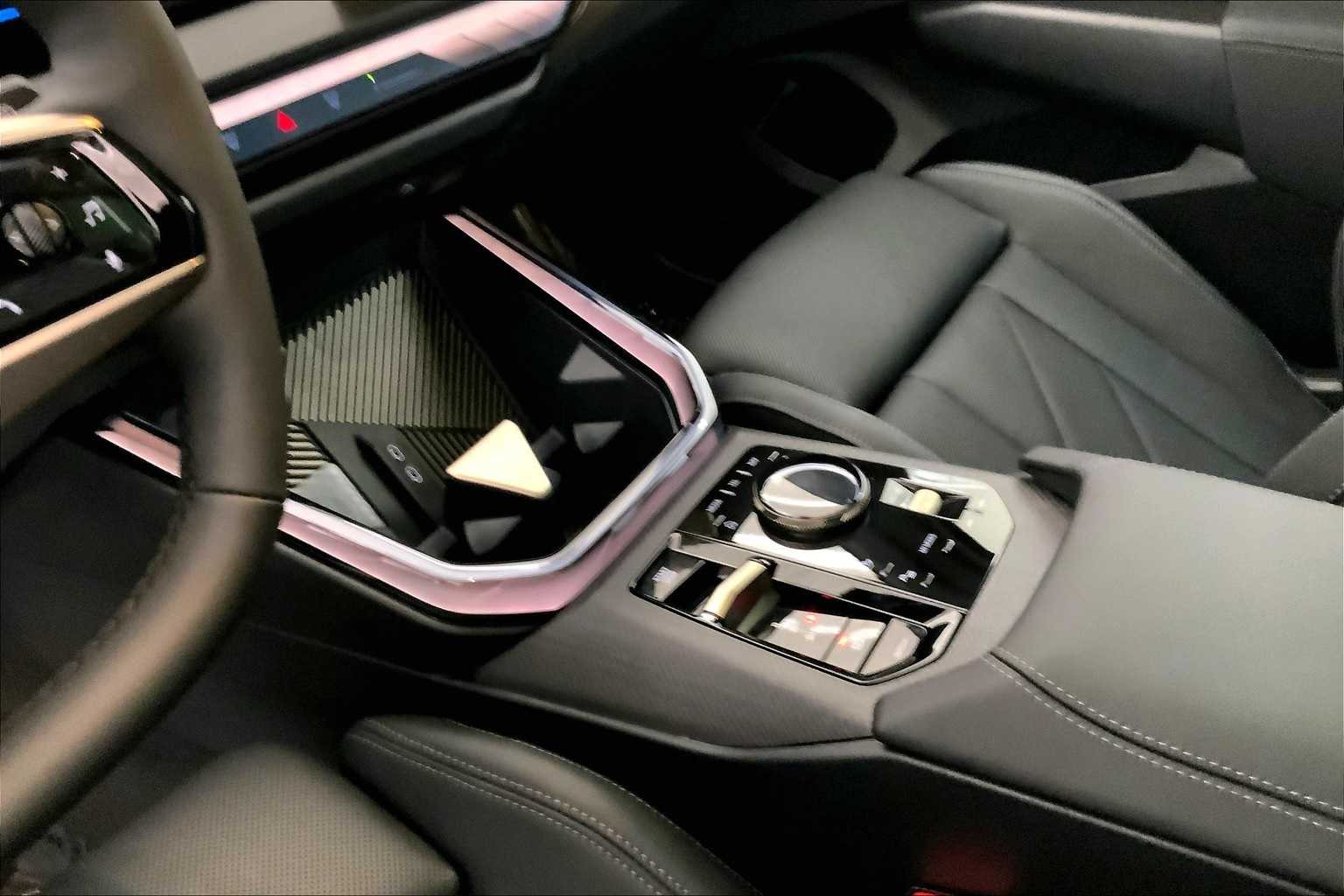 Thumbnail: 2025 BMW X3 - 17