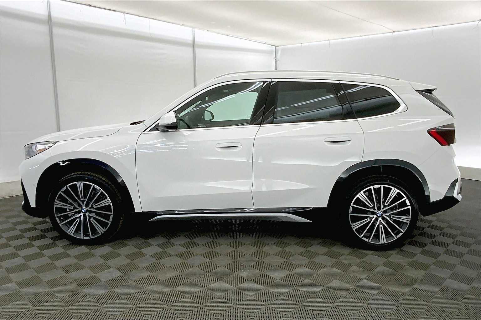 Thumbnail: 2025 BMW X1 - 3