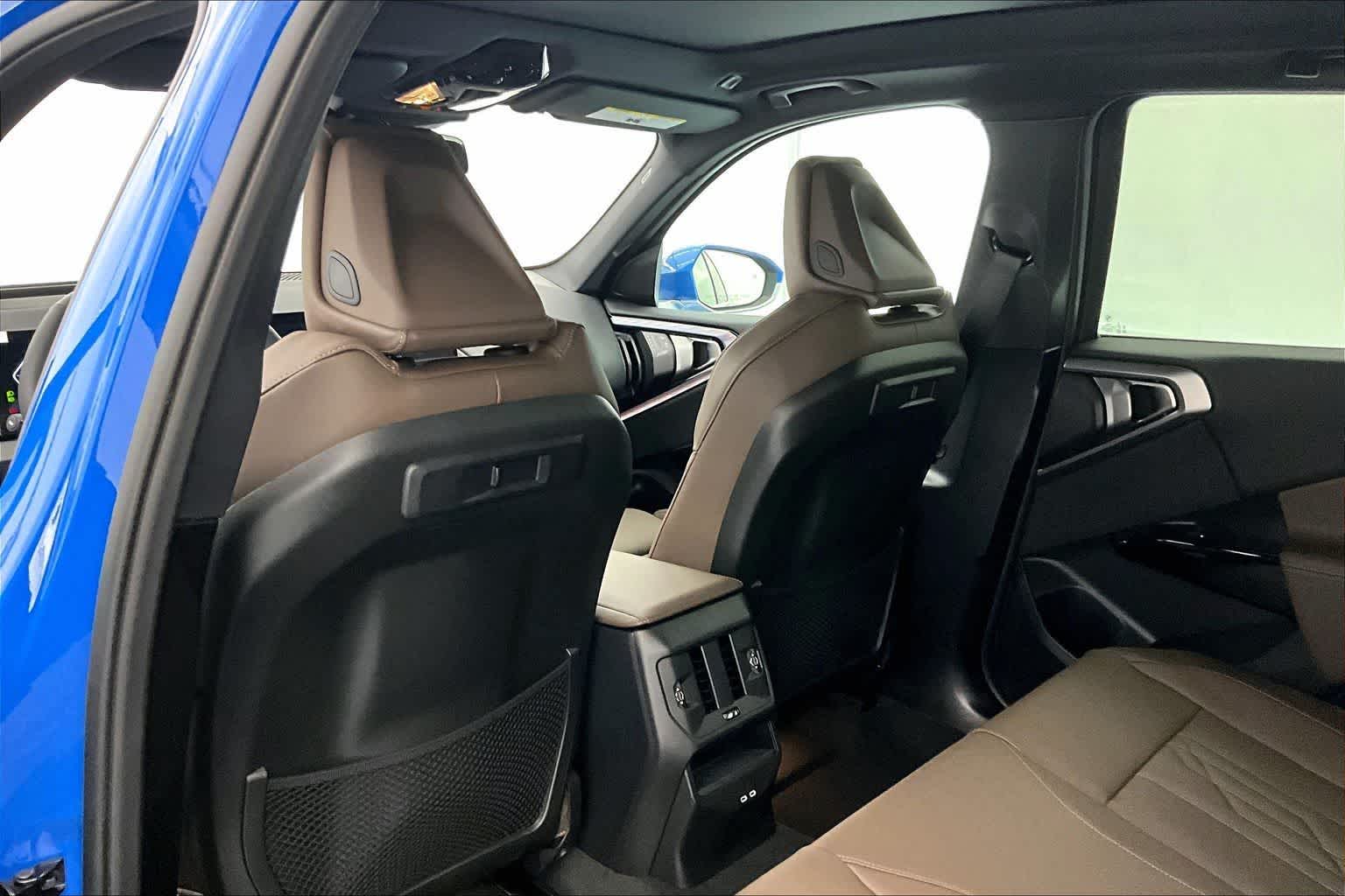 Thumbnail: 2026 BMW X3 - 12