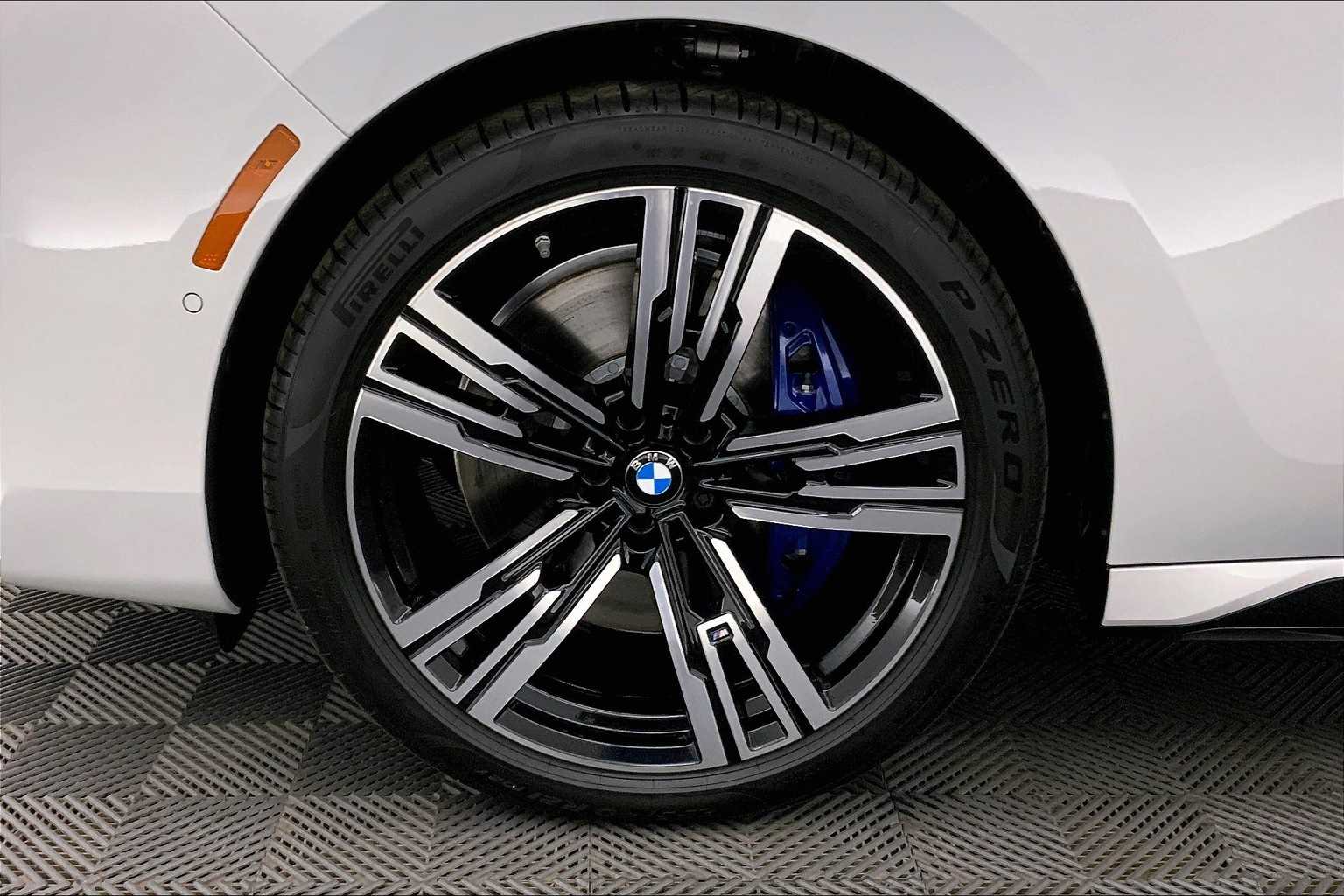 Thumbnail: 2025 BMW 7 Series - 8