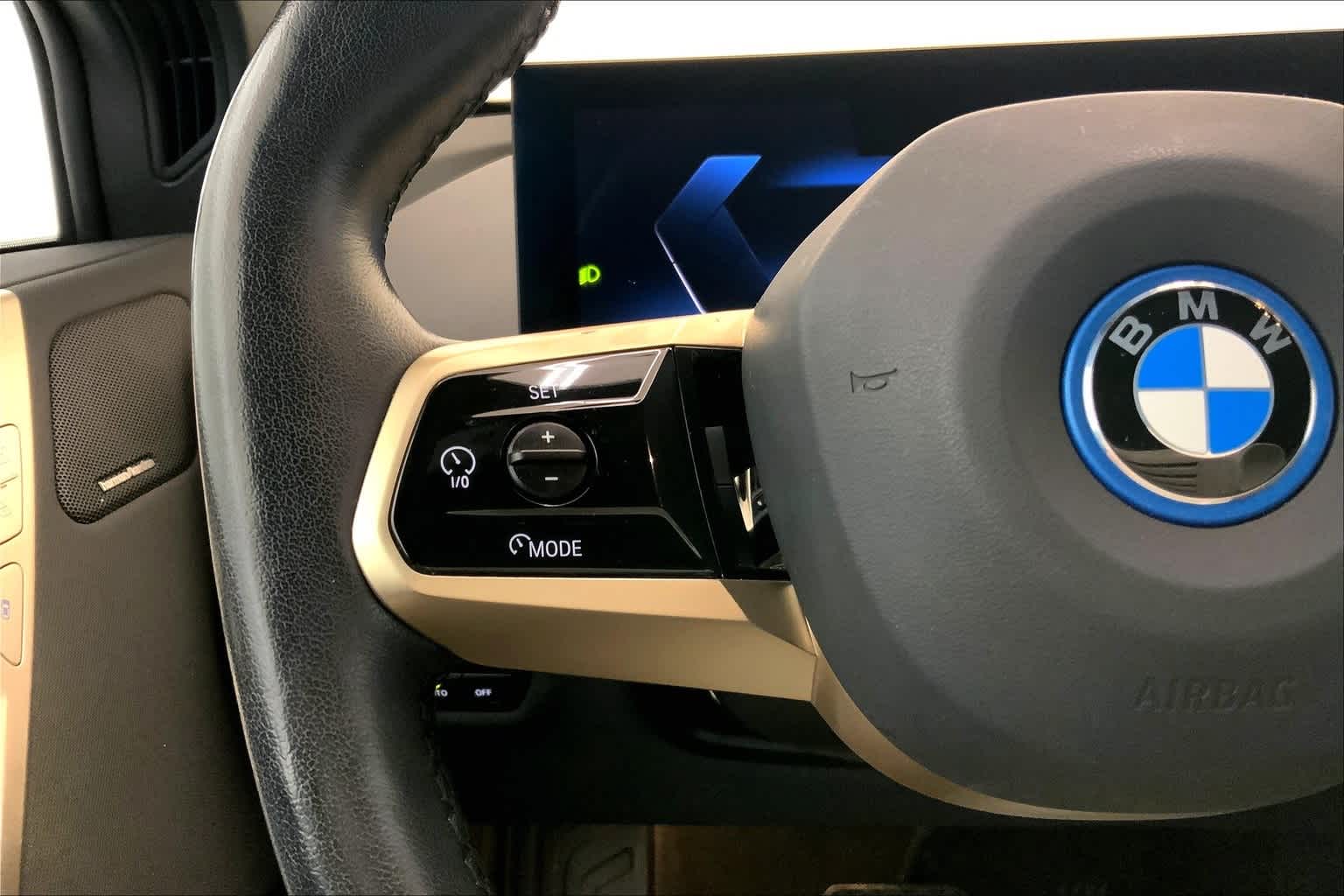 2023 BMW iX xDrive50 23