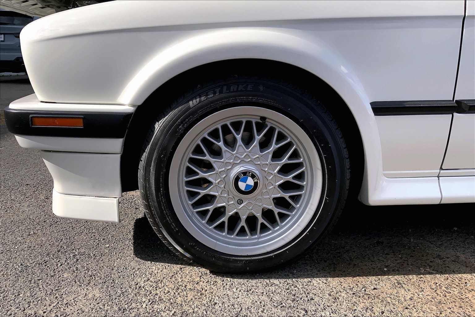 Thumbnail: 1991 BMW 3 Series - 8