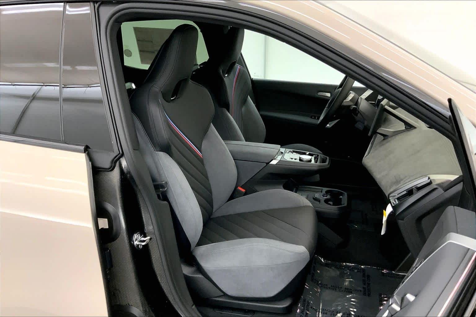 Thumbnail: 2026 BMW iX - 14