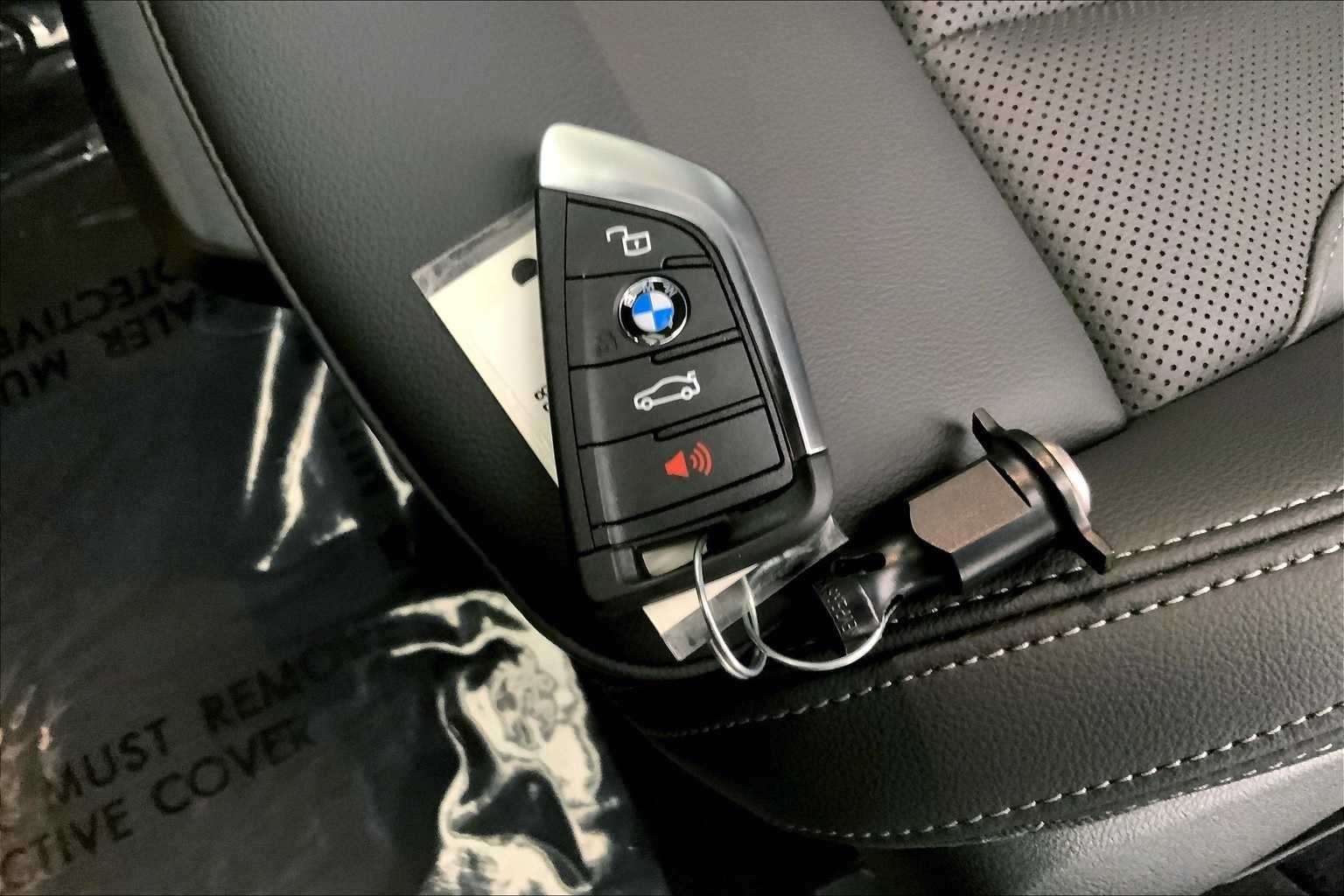 Thumbnail: 2026 BMW 4 Series - 19