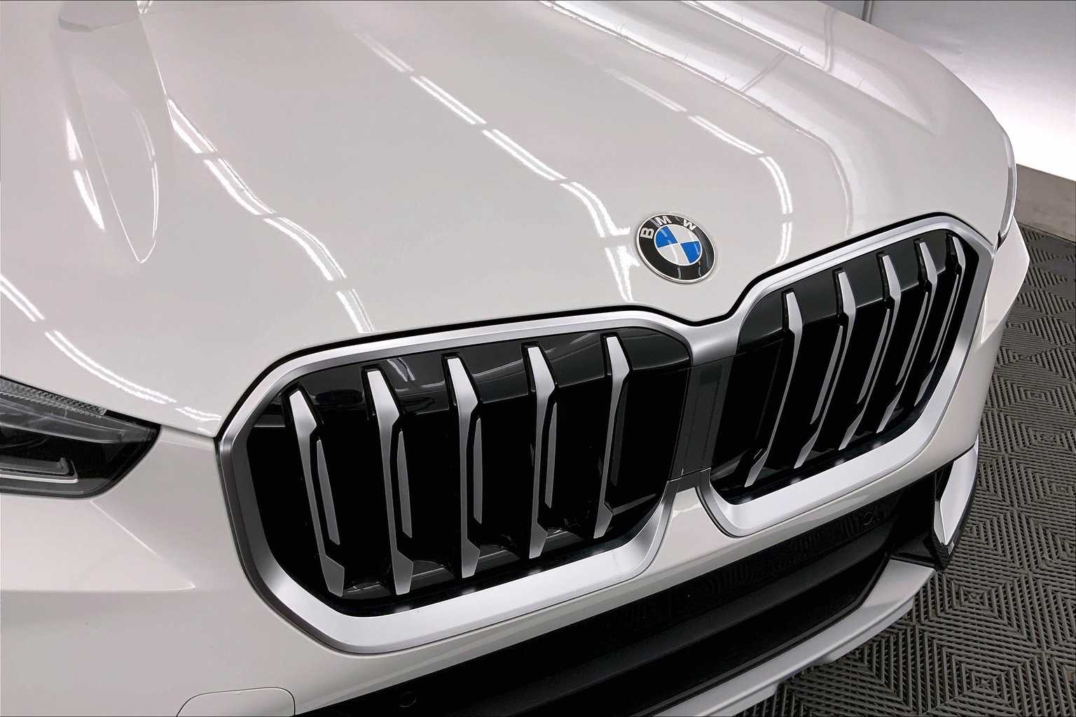 Thumbnail: 2025 BMW X1 - 33