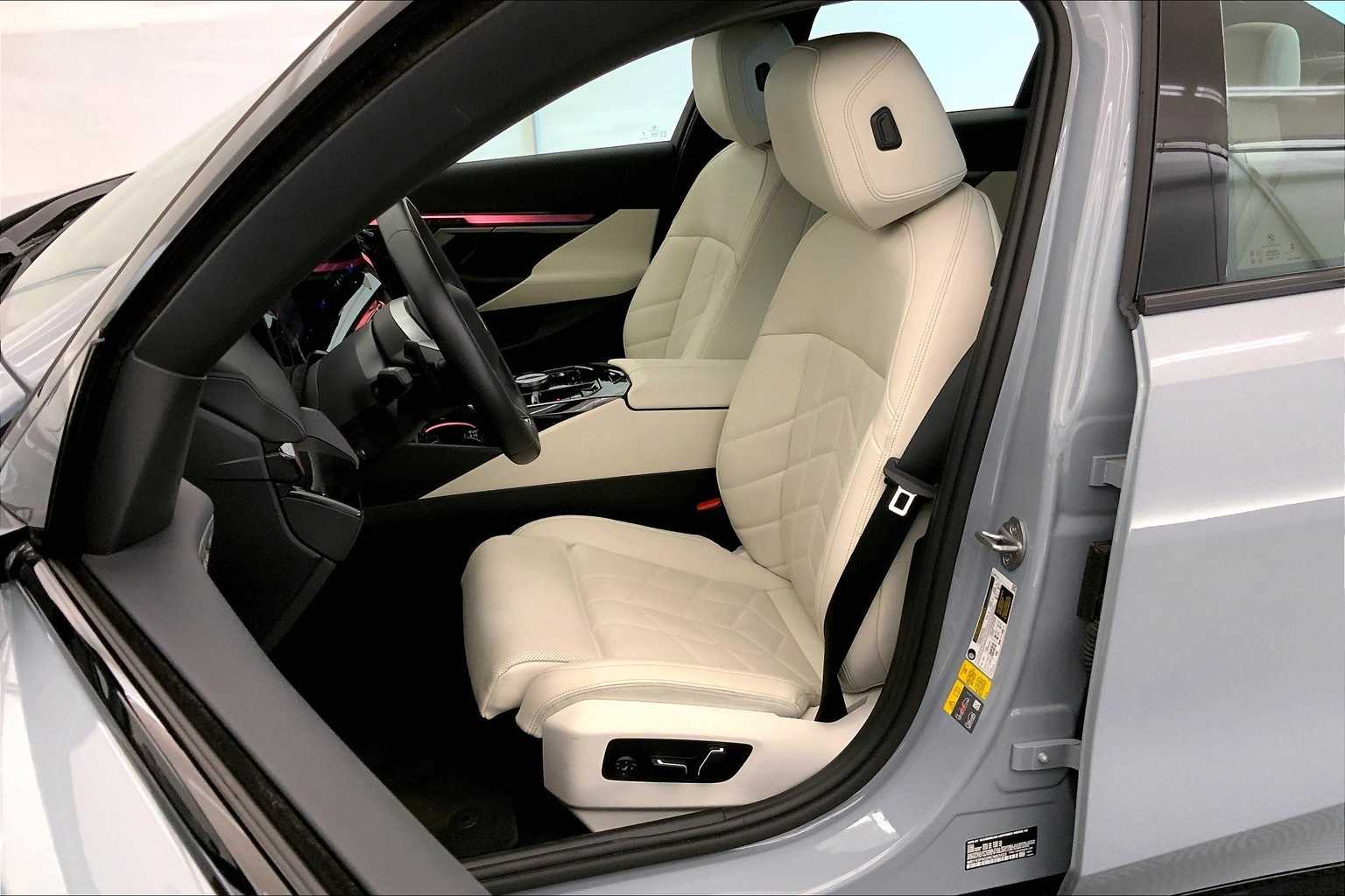 Thumbnail: 2024 BMW i5 - 11