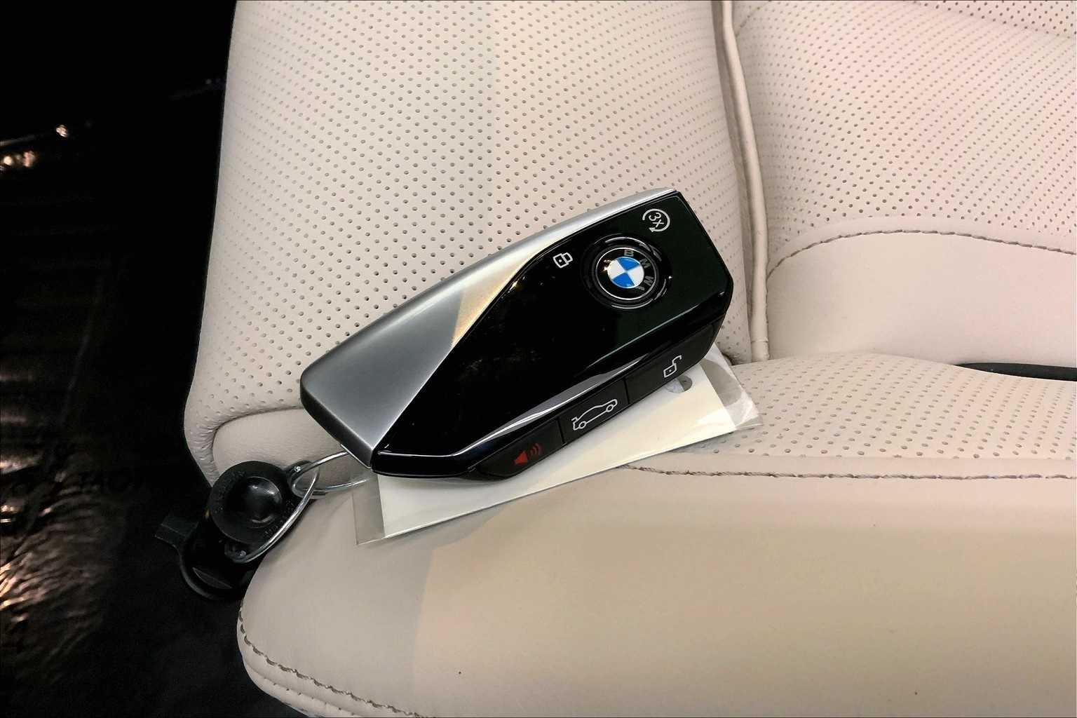 Thumbnail: 2026 BMW X7 - 20