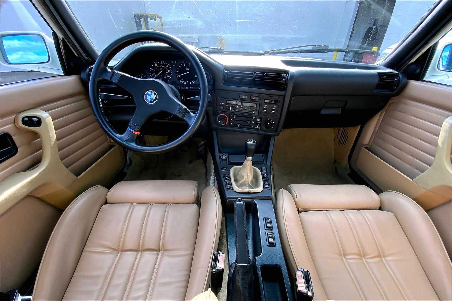 Thumbnail: 1991 BMW 3 Series - 10