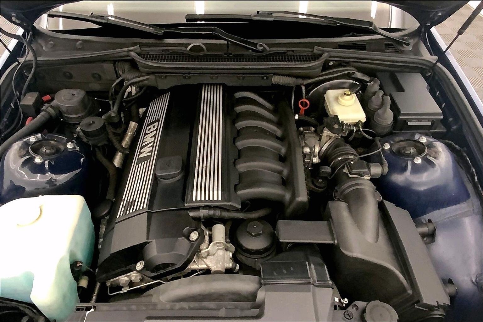 Thumbnail: 1999 BMW 3 Series - 9