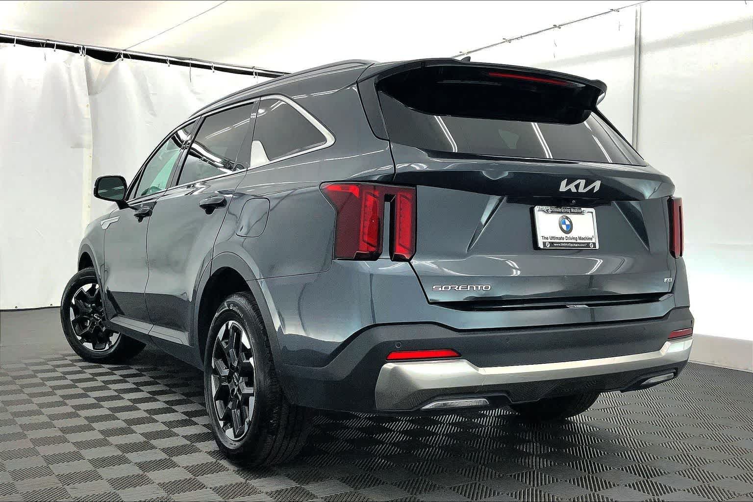 Thumbnail: 2024 Kia Sorento - 4