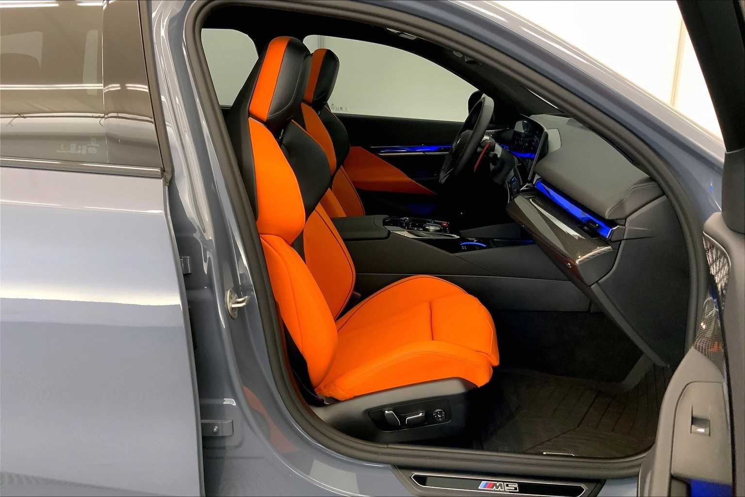 Thumbnail: 2025 BMW M5 - 13