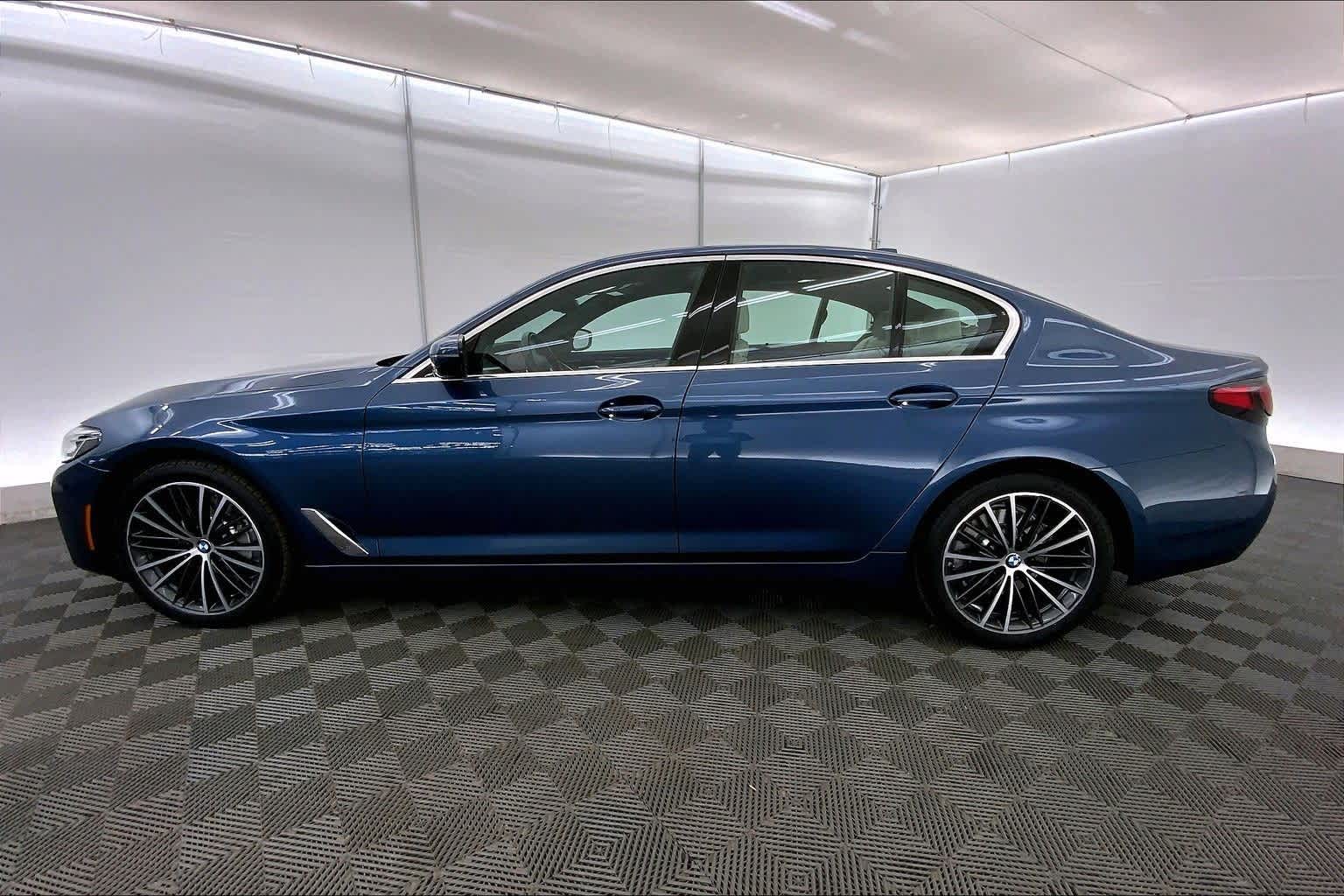 Thumbnail: 2023 BMW 5 Series - 3
